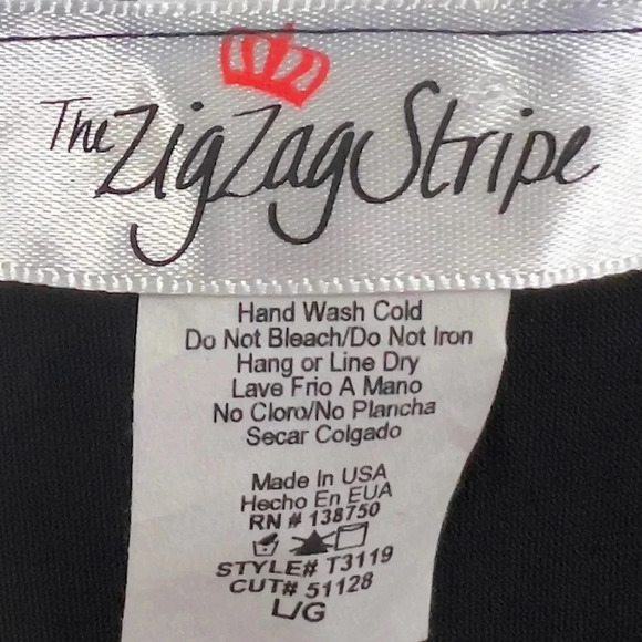 Zig Zag Stripe size Large (pit to pit 18”(pit to hem 27”counting the fringe - Picture 4 of 4